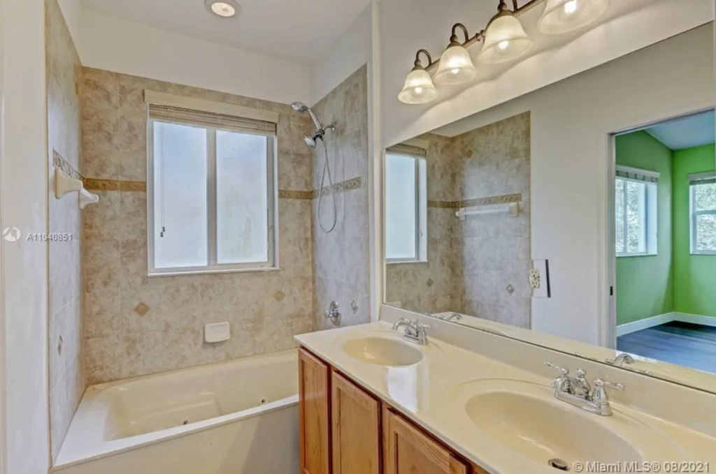 master bath 1 1024x679