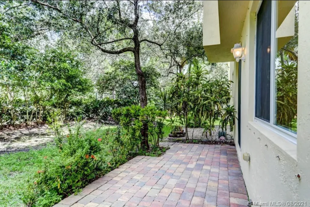 patio 1024x683