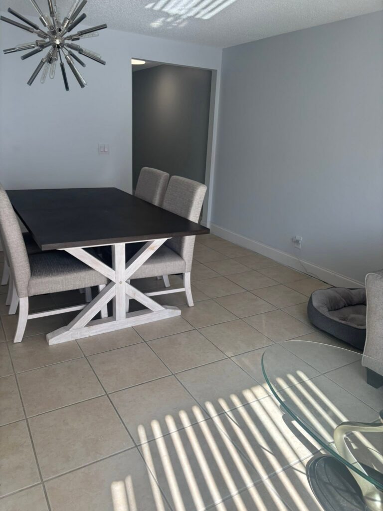 interior 768x1024